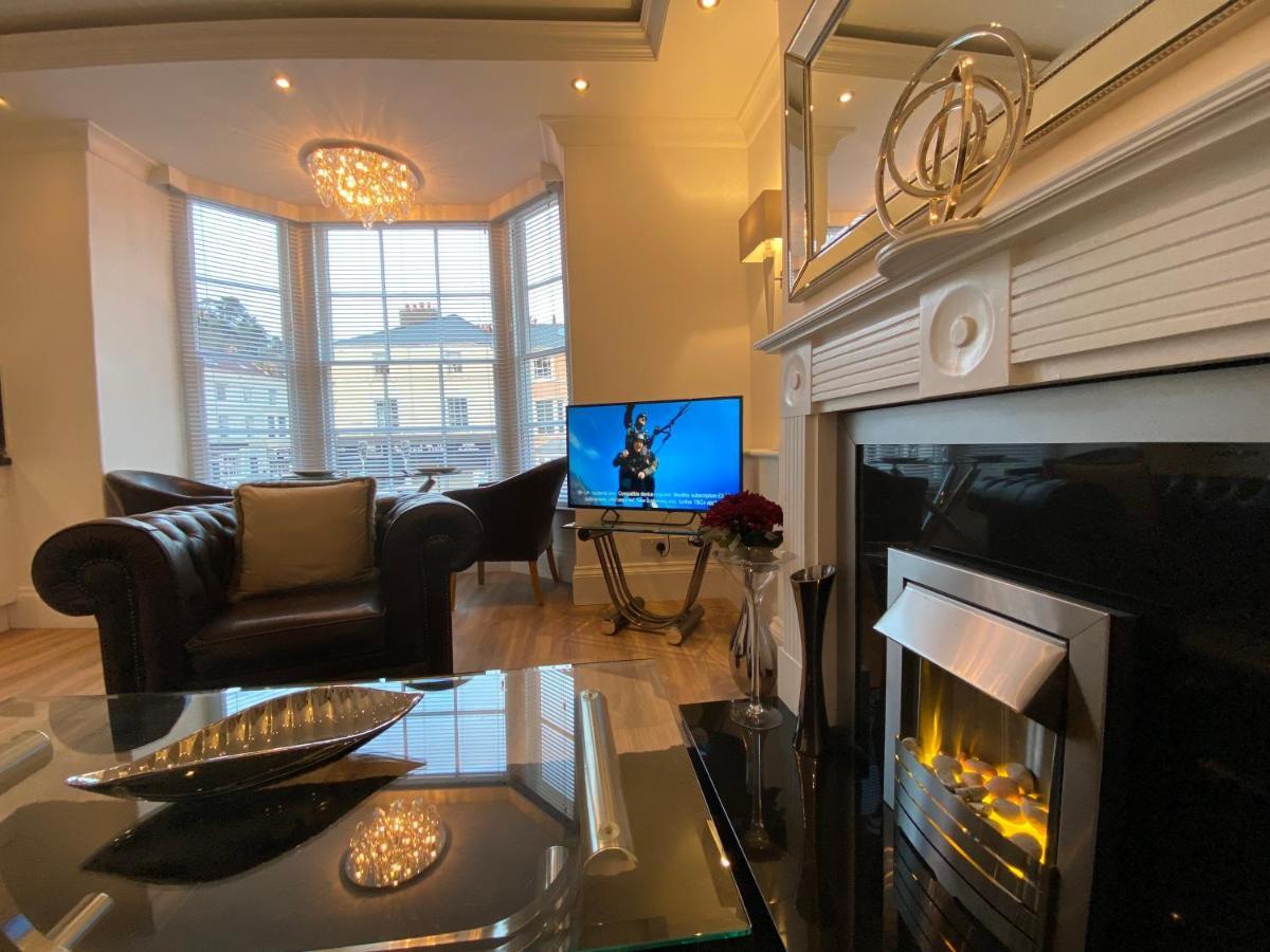 The Maureen Suite Llandudno Extérieur photo