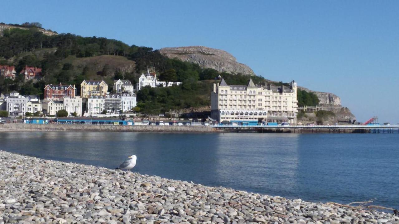 The Maureen Suite Llandudno Extérieur photo