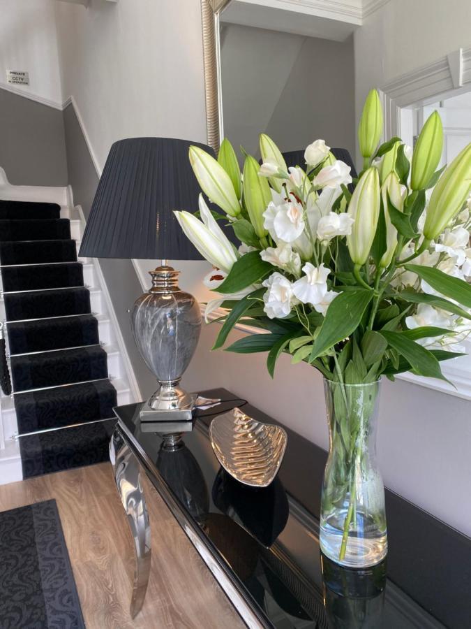 The Maureen Suite Llandudno Extérieur photo